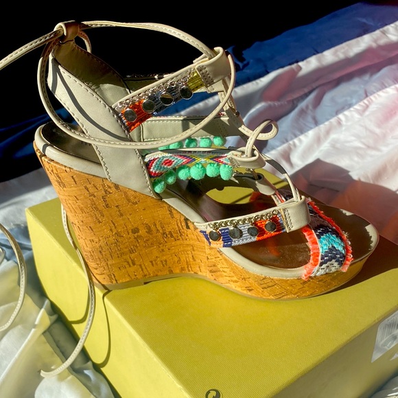 INDIIE Madden Girl Dressy Wedge Sandals Size 9 - Picture 8 of 9